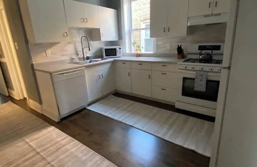 Magnolia Glen Apartment | Luxurious 3 Bedroom Apartment in Chicago