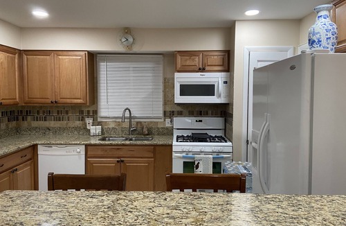Des Plaines House | Luxurious 3 bedroom, 1.5 bath house near O'Hare International Airport