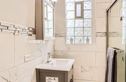 Avalon Park House | Luxurious Avalon Manor