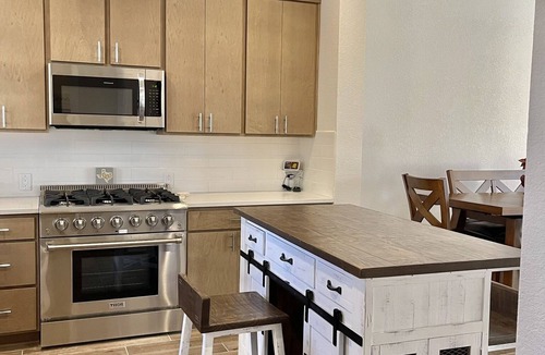 Near East Side House | Luxurious Home 3/3.5 - Downtown San Antonio