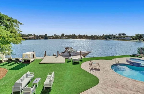 South Lake Villa | Luxurious Lake front Villa 10BR