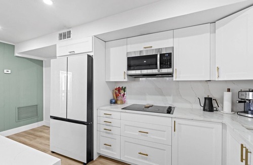 Southwest Villa | Luxurious Spanish Villa in serene West Palm Beach - 5 mins from beach!