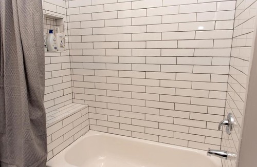 Grand Boulevard Apartment | Luxurious Stay at Modern Apartment with Self Check-in Mins Frm Downtown