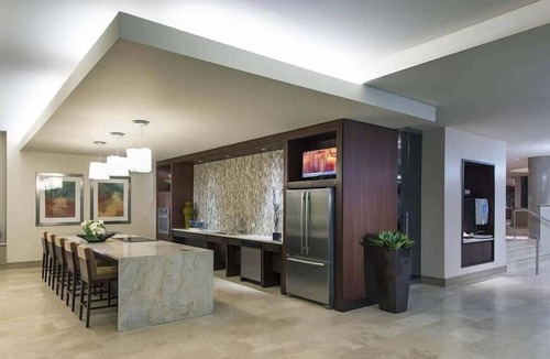 Seaport District Apartment | Luxury 1BR | Full Kitchen | Work Desk & WiFi | by GLS