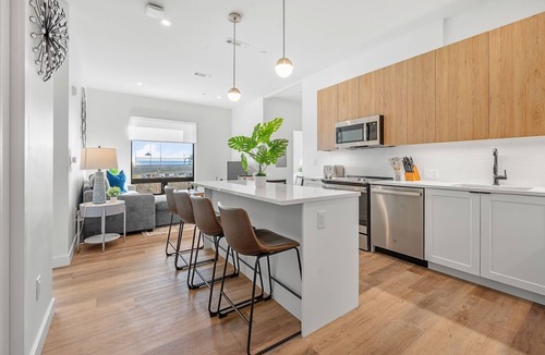 East Boston Apartment | Luxury 2bd/2ba Next to the Airport 4693