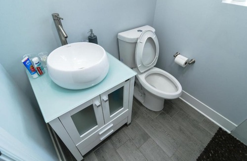 Irving Park Apartment | Luxury 3 Bedroom in Irving Park