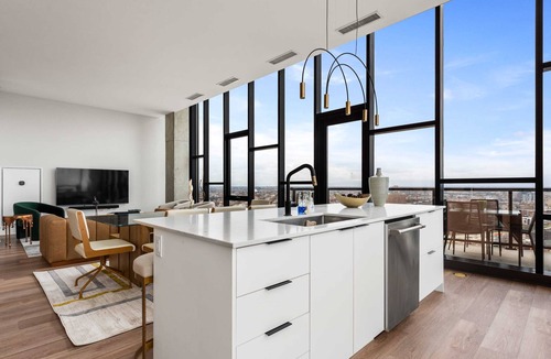 River West Apartment | Luxury 3BR Penthouses + Group Comfort Awaits