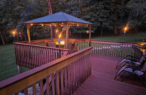 Geneseo House | Luxury 5 BR home on private wooded lot near QC, w/hot tub, rec & fitness room