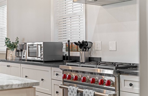 Old Town Condo | Luxury 6BD/5BTH + Roofdeck - Downtown Chicago!
