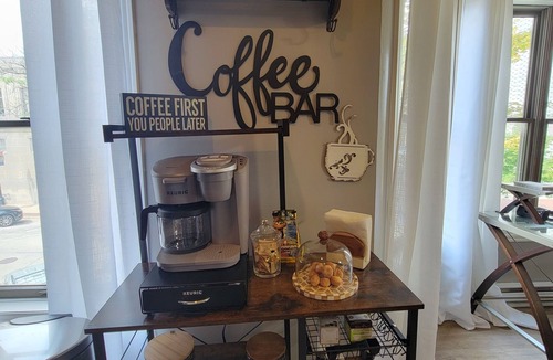 DeKalb Apartment | Luxury Boutique Style 1 Bdrm Condo in Downtown Location