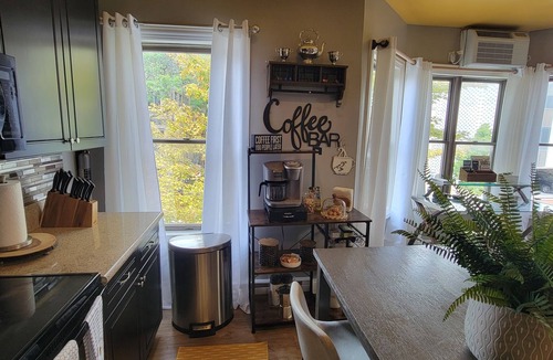 DeKalb Apartment | Luxury Boutique Style 1 Bdrm Condo in Downtown Location