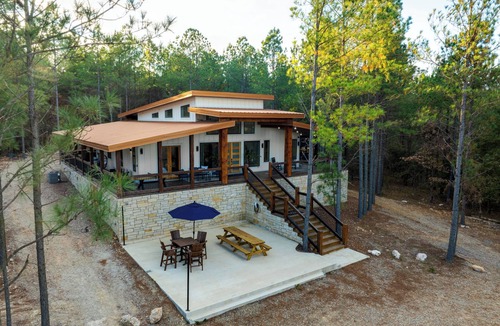 Hochatown Cabin | Luxury Broken Bow Cabin - Pool, Pickleball, Sauna, Mini Golf