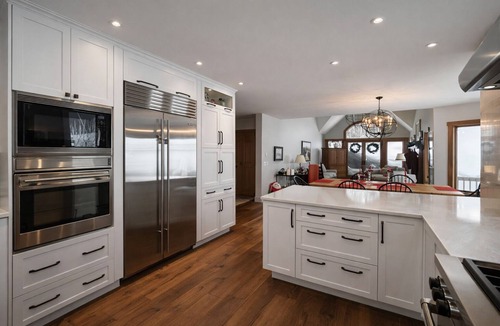 North Troy Ski Chalet | Luxury Chalet on Jay Peak Resort - Peak Haus Ski-in/Ski-out