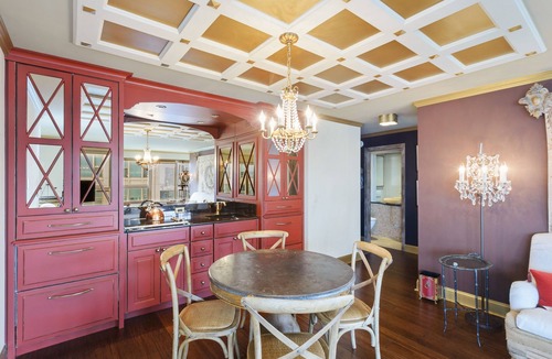 Rush and Division Condo | Luxury condo close to Magnificent Mile