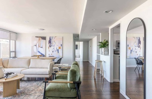 Rush and Division Apartment | Luxury Designer Penthouse Combo | NW | Gold Coast