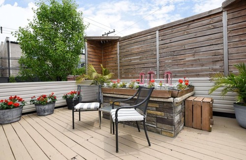 North Center House | Luxury Home near Wrigley, Boystown & Andersonville