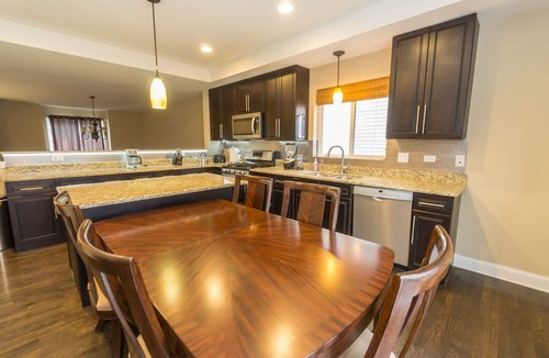 Bensenville House | Luxury House minutes away from O'Hare and Downtown Chicago
