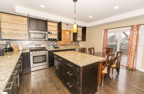 Bensenville House | Luxury House minutes away from O'Hare and Downtown Chicago