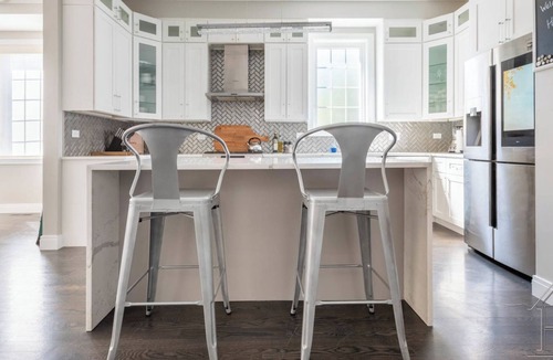 Grand Boulevard House | Luxury Hyde Park Haven- Perfect for families and digital nomads. Pet Friendly.