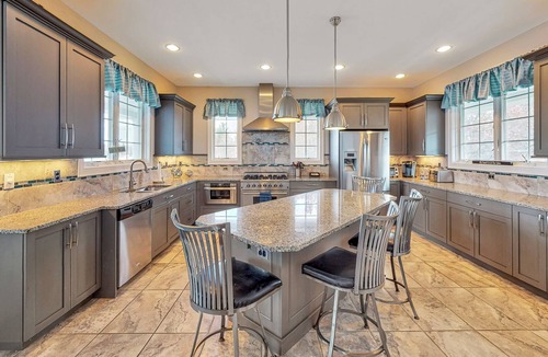 Melrose House | Luxury Lake House