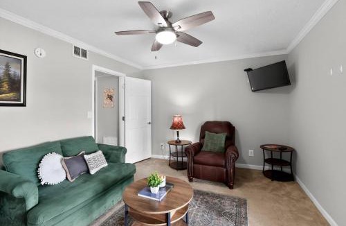 Augusta House | Luxury Riverfront Escape~Pool~BoatSlip~Kayaks~BBQ