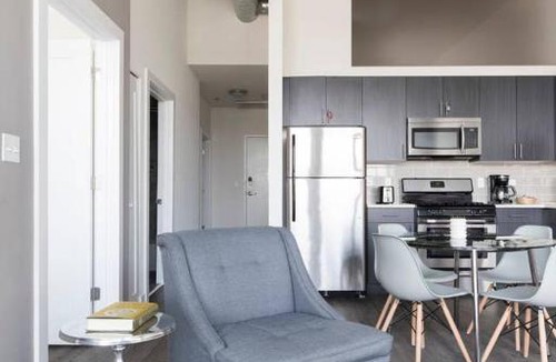 Near South Side House | Luxury room with Private bathroom on Michigan avenue 702