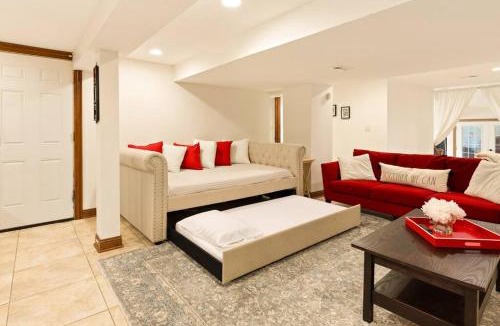 Glen Ellyn Apartment | Luxury Suite in Glen Ellyn