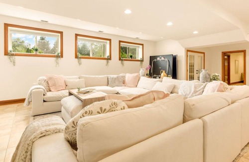 Glen Ellyn House | Luxury Suite in Glen Ellyn