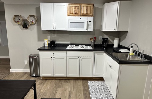 Peoria House | Madison’s Place UNIT B