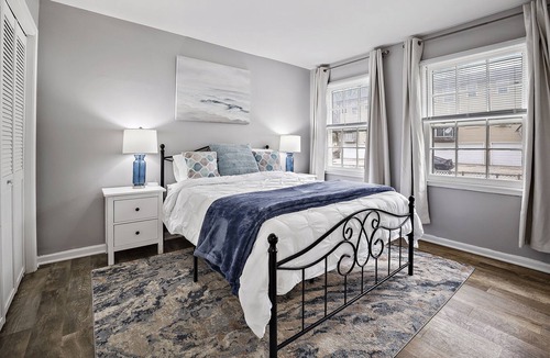 Yorkville Condo | Magic River, just remodeled! River front! W/D, Garage, FastWiFI