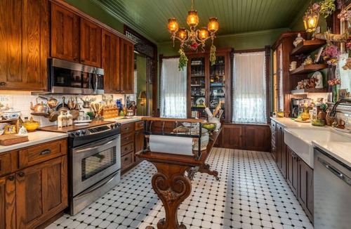 Anna Apartment | Magical Victorian near hiking/wine trail