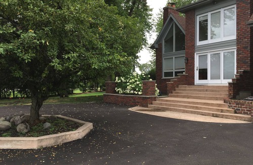 Kildeer Apartment | Magnificent Newly renovated 2 bedroom Apartment