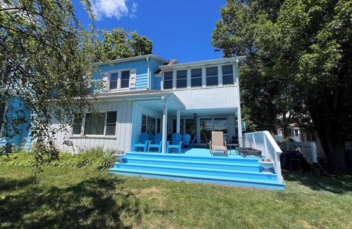 Ottawa House | Magnificent Riverfront Victorian House steps from downtown Ottawa !