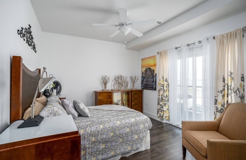 East Moline Apartment | Majestic Mississippi River View