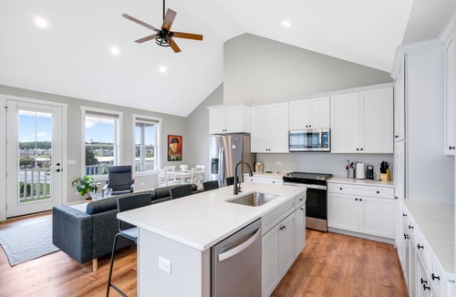 Ottawa House | Marina Tower 3 bed 2.5 bath