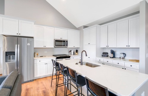 Ottawa House | Marina Tower 3 bed 2.5 bath