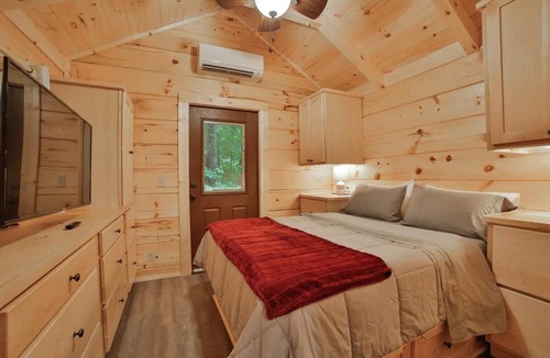 Lookout Valley Neighborhood Association House | Martha Cabin Tiny Cabin By Downtown Chattanooga