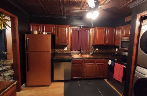 Springfield Condo | Massage chair, massage table for you to just relax.