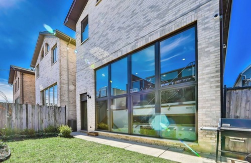 Avondale House | Massive Avondale Home, Sleeps 15 people, 4 King Beds, Rooftop Deck, & Garage