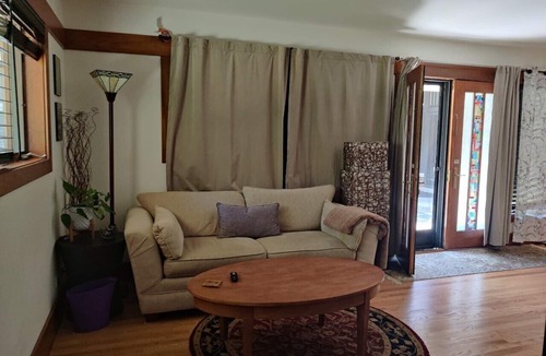 Riverwoods House | Master qtr close to nature & easy urban facilities