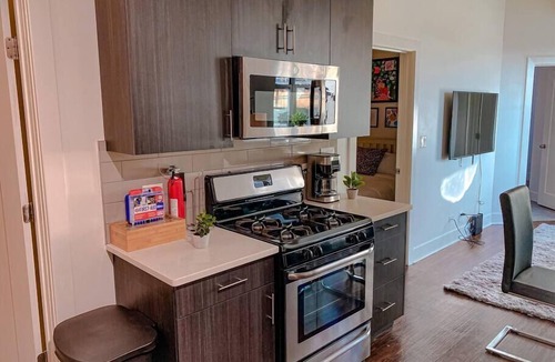 Near South Side Apartment | McCormick Place 420 friendly 3BR with optional Parking
