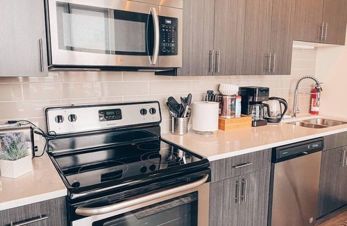 Near South Side Apartment | McCormick Place Designer Studio with optional parking for up to 4 guests