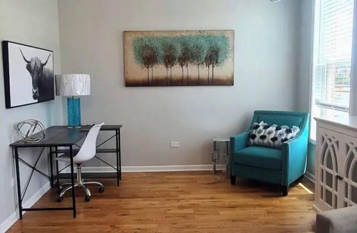 Tri-Taylor Apartment | Medical District Gem II
