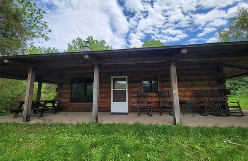 Orange Prairie Cabin | Megan’s Lodge - A Secluded Get-a-way