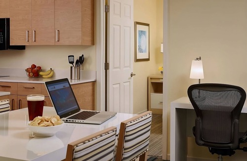 Schaumburg Hotel | Memorable Vacation, Short Drive To Arlington Heights Historical Museum!