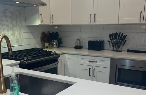 Grand Boulevard Condo | Metropolitan Gem: Stylish Condo with Proximity to Downtown