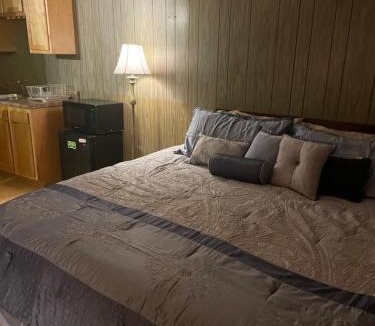 East Durham Hotel | Michael Dee's Motel