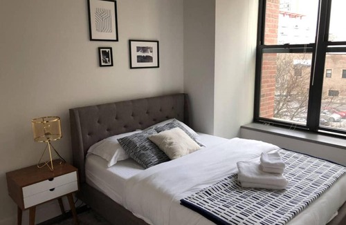 Near South Side Apartment | Michigan avenue 2br2ba with Optional parking 303