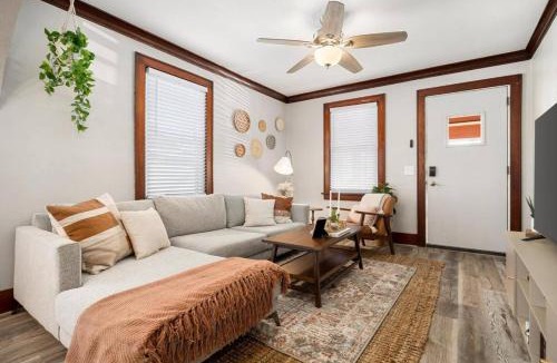 Peoria Heights House | Mid-Century Bohemian Escape