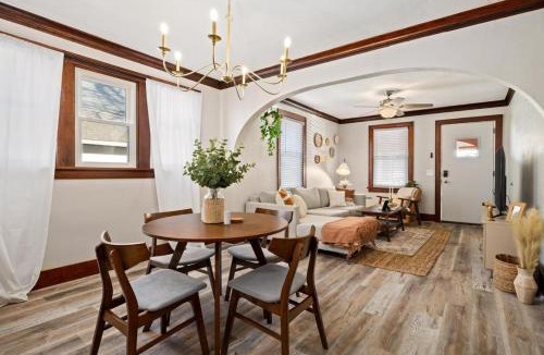 Peoria Heights House | Mid-Century Bohemian Escape